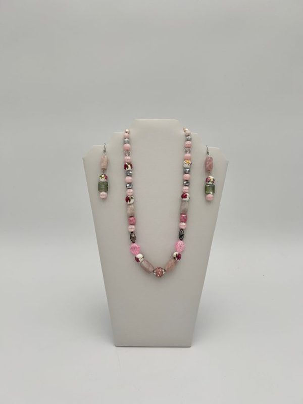 Gorgeous pink necklace with crystal bead and matching earrings