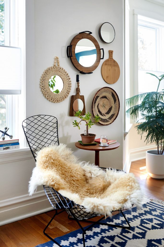 Wall mirrors for summer decorating